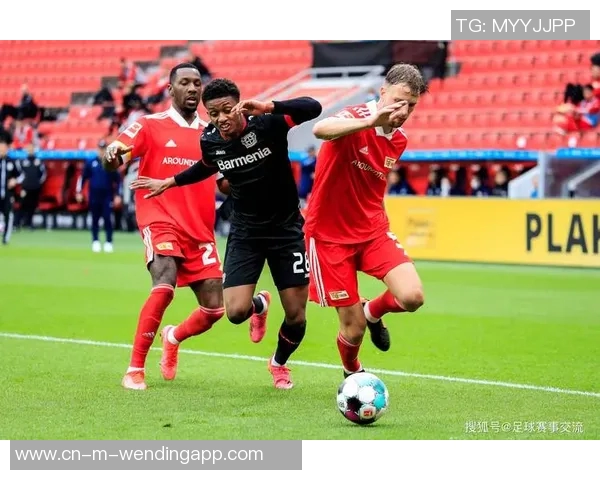 德甲联赛:沃尔夫斯堡错失良机海登海姆延续神奇逆转之路 德甲联赛:沃尔夫斯堡错失良机海登海姆延续神奇逆转之路